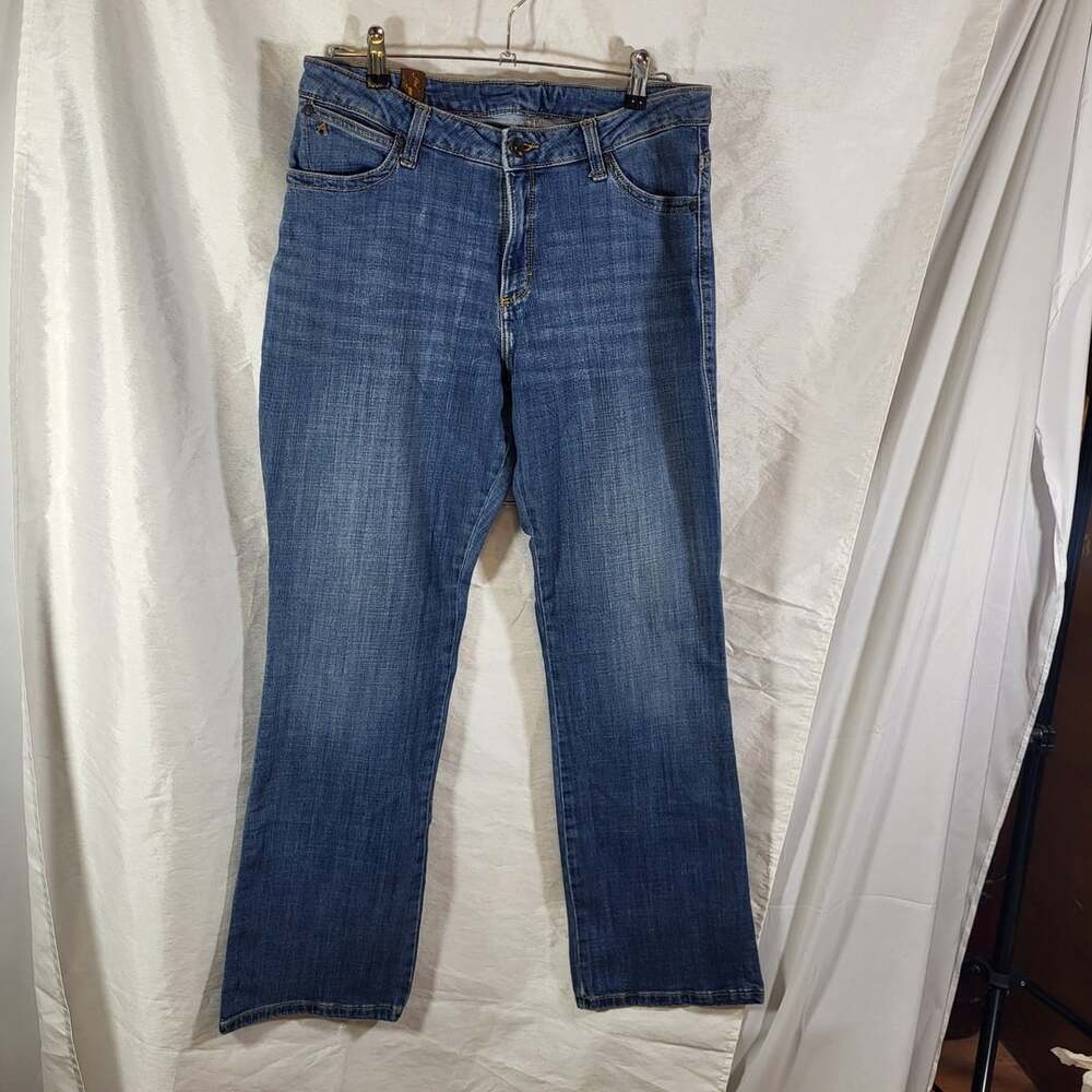 Aura From The Women Wrangler Jeans Size 12 Avg Blue Bootcut Denim Pants